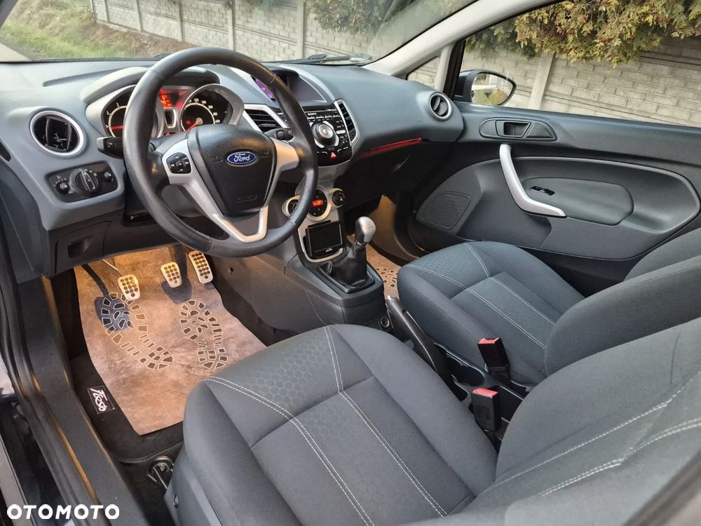 Ford Fiesta 1.25 Platinium X - 22