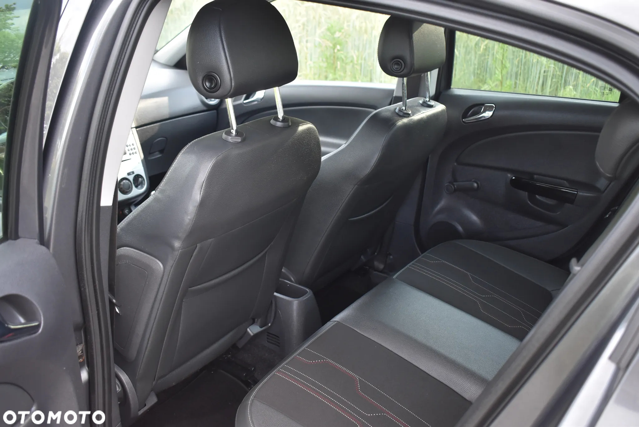Opel Corsa 1.4 16V 150 Jahre - 19