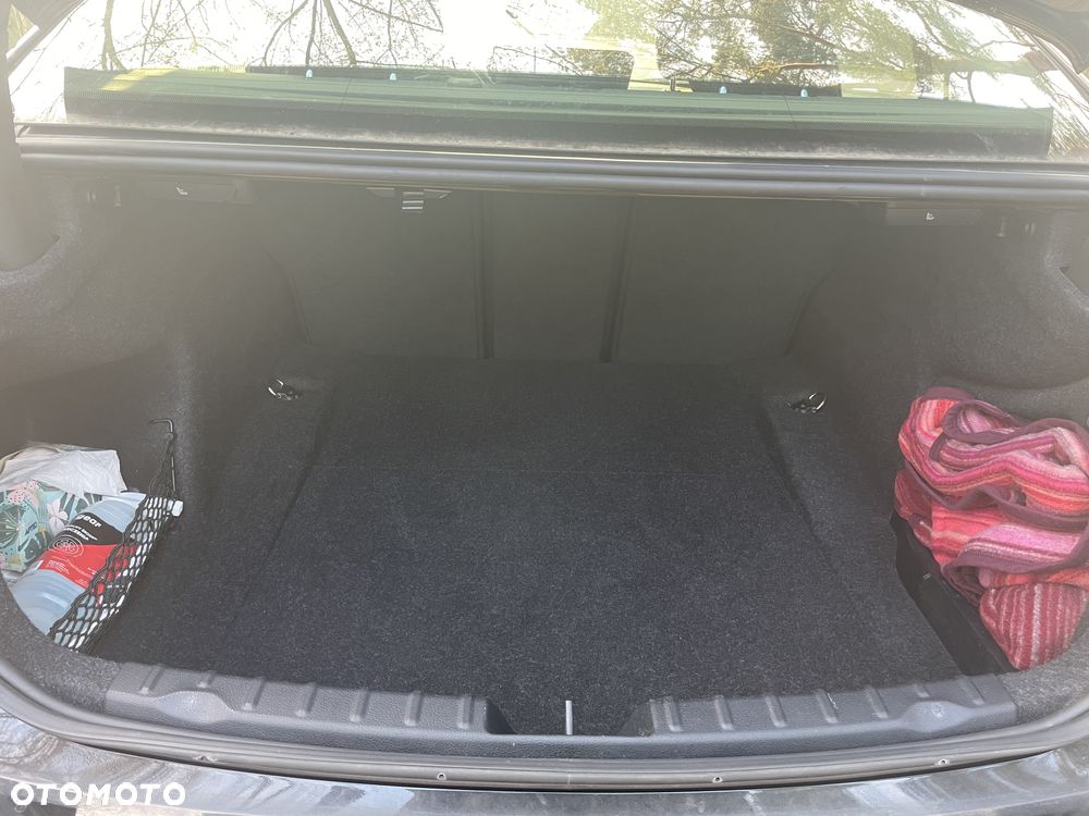 BMW Seria 3 318i - 26