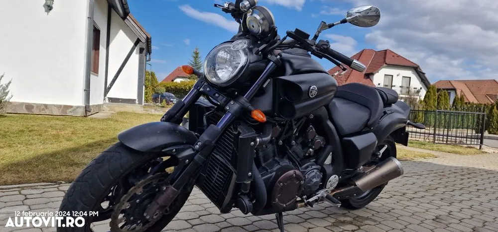 Yamaha V-MAX - 11