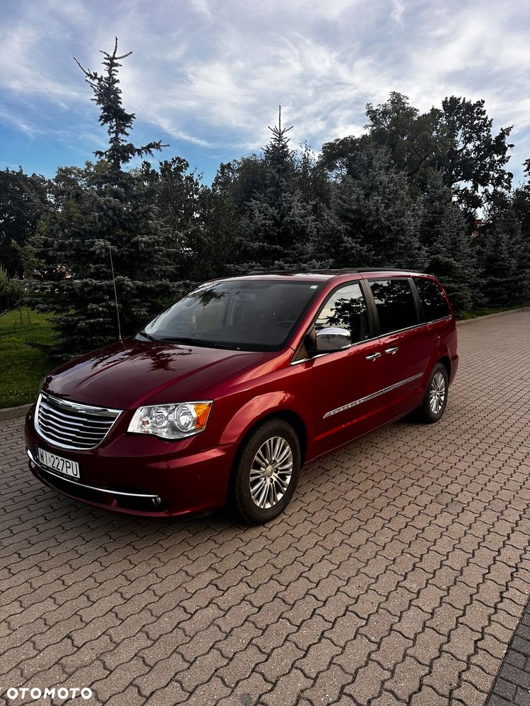 Chrysler Town & Country - 2