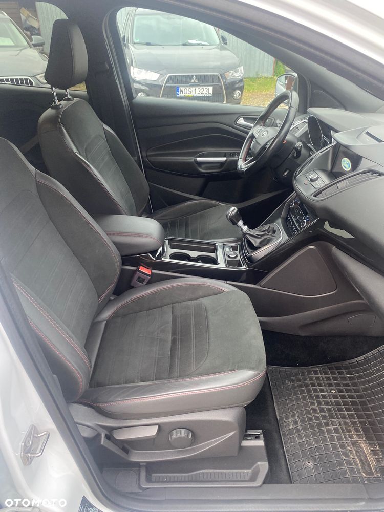 Ford Kuga 2.0 TDCi FWD ST-Line - 23