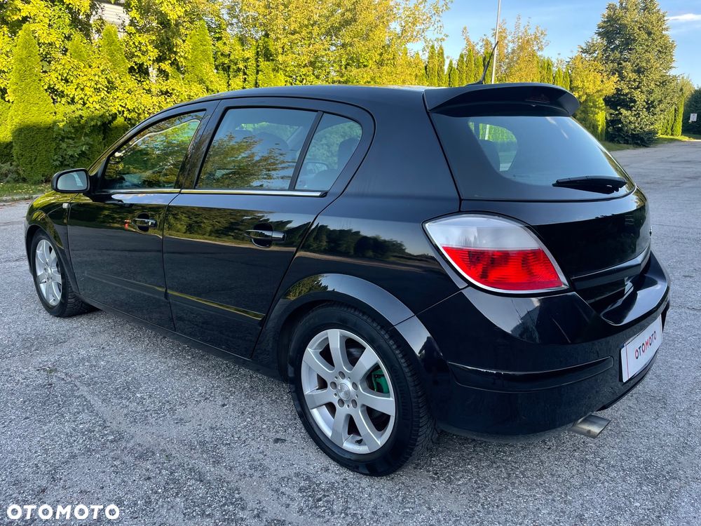 Opel Astra 2.0 Turbo Sport - 25