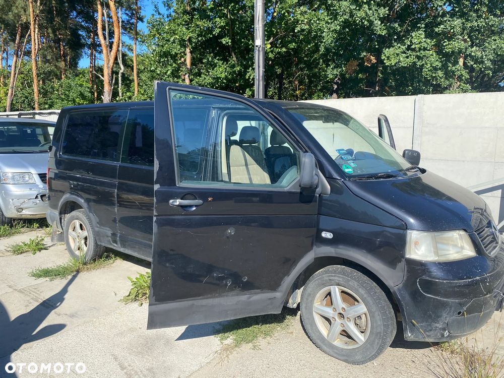 Volkswagen Caravelle - 3