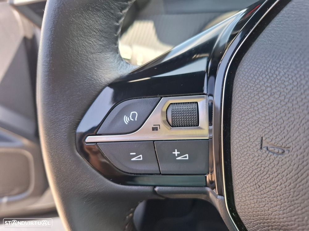 Peugeot 2008 1.2 PureTech Active Pack - 36