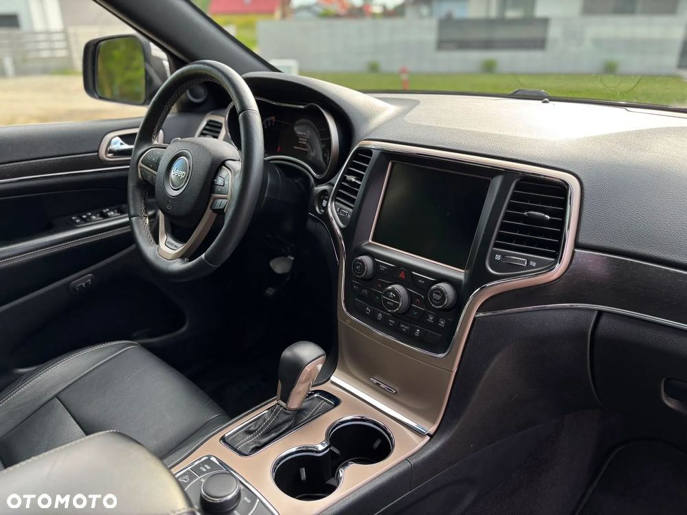 Jeep Grand Cherokee - 36