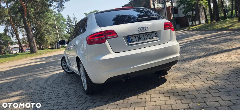 Audi A3 Sportback 1.6 TDI DPF S line Sportpaket - 10