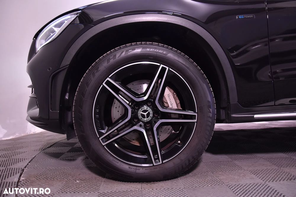 Mercedes-Benz GLC 300 e 4Matic 9G-TRONIC AMG Line - 13
