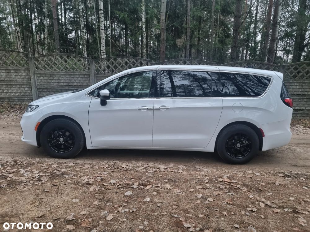 Chrysler Pacifica - 5