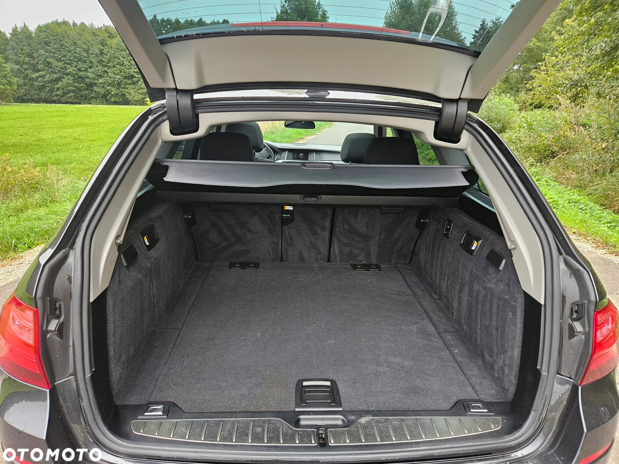 BMW Seria 5 520d xDrive Touring - 16