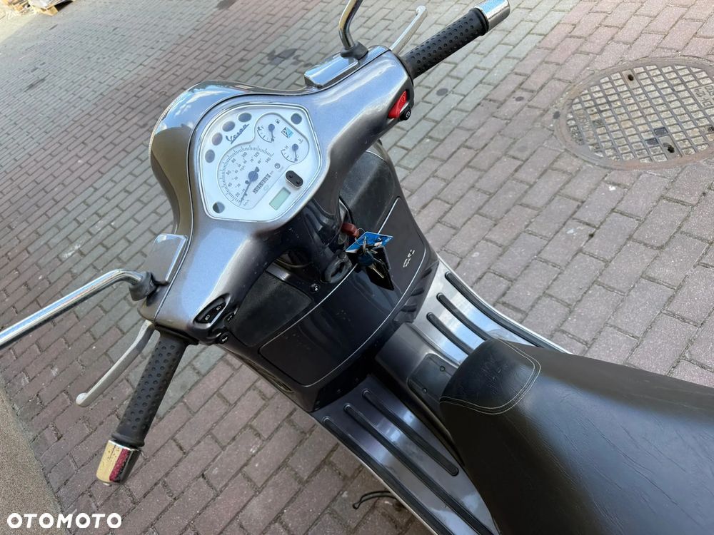 Vespa Grantourismo - 17