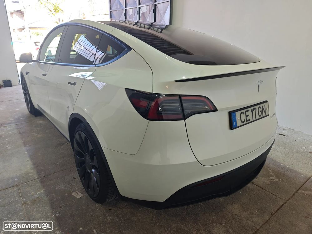 Tesla Model Y Performance Dual Motor AWD - 13