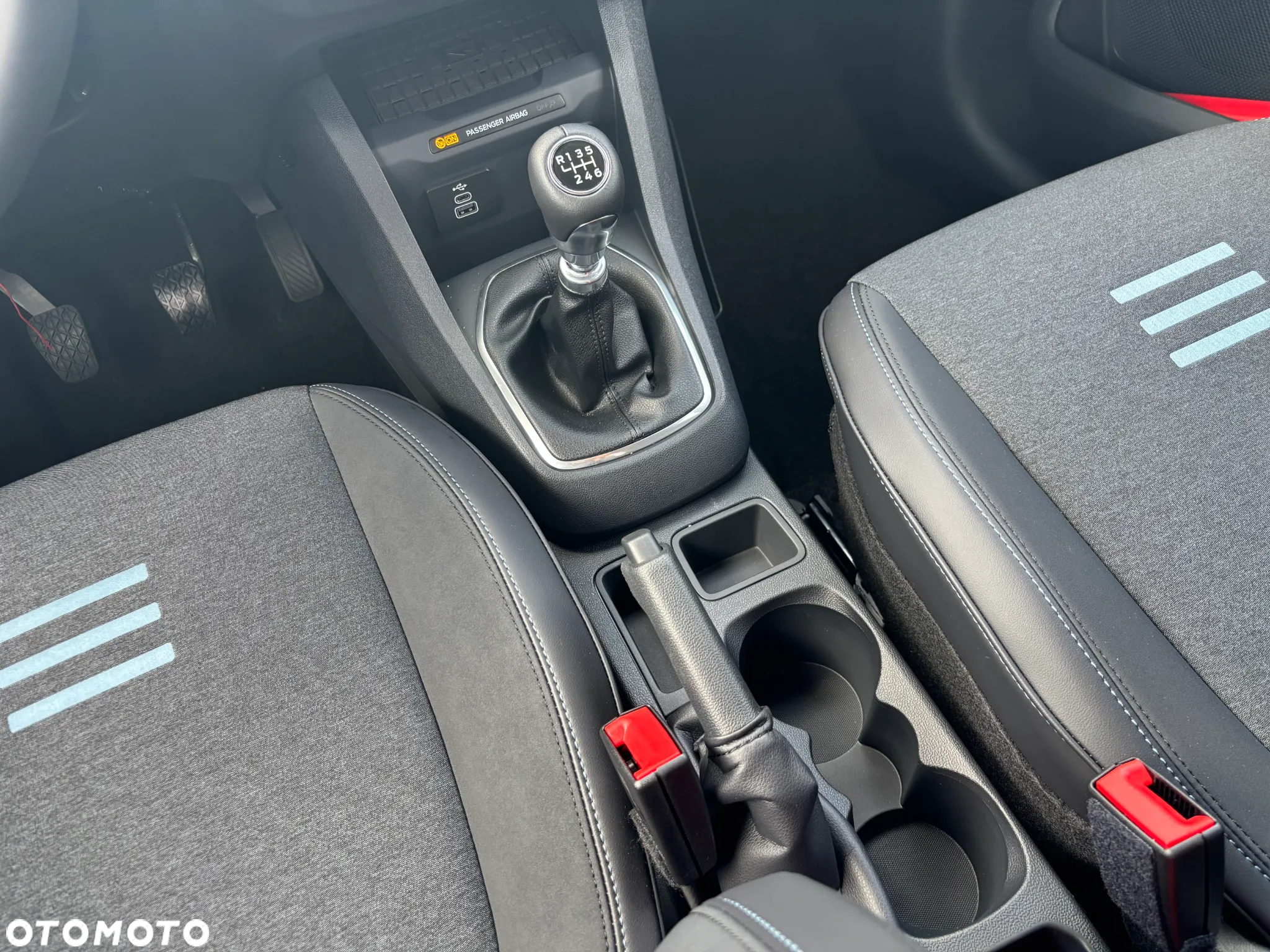 Ford Tourneo Courier - 14