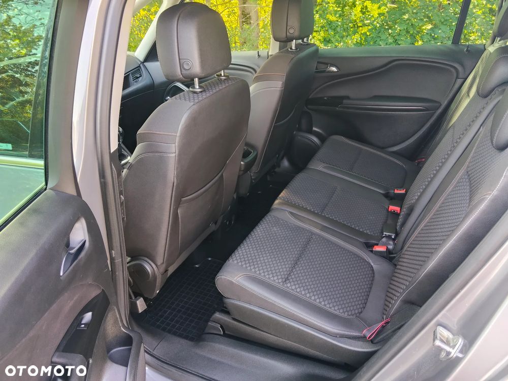 Opel Zafira - 16