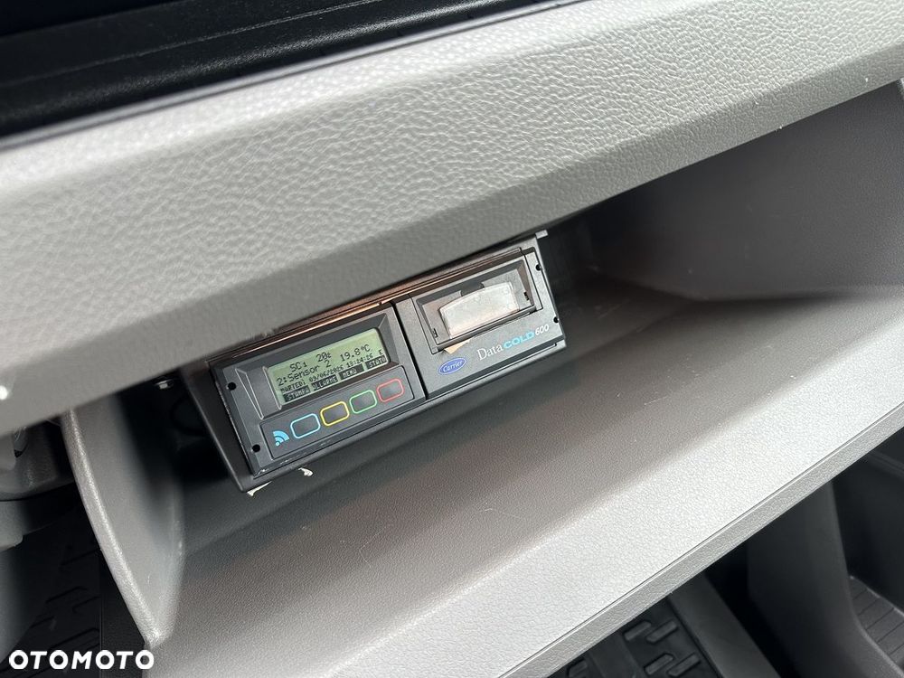 Volkswagen CRAFTER CHŁODNIA KONTENER -5*C 8 PALET BLIŹNIACZE KOŁA KLIMATYZACJA  180KM - 39