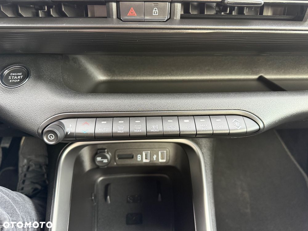 Jeep Avenger 1.2 GSE T3 Turbo-Benzin GDI Altitude - 26