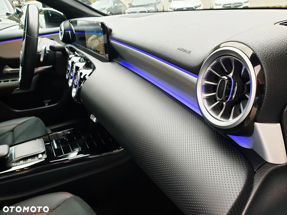 Mercedes-Benz Klasa A 250 e PHEV AMG Line 8G-DCT - 19