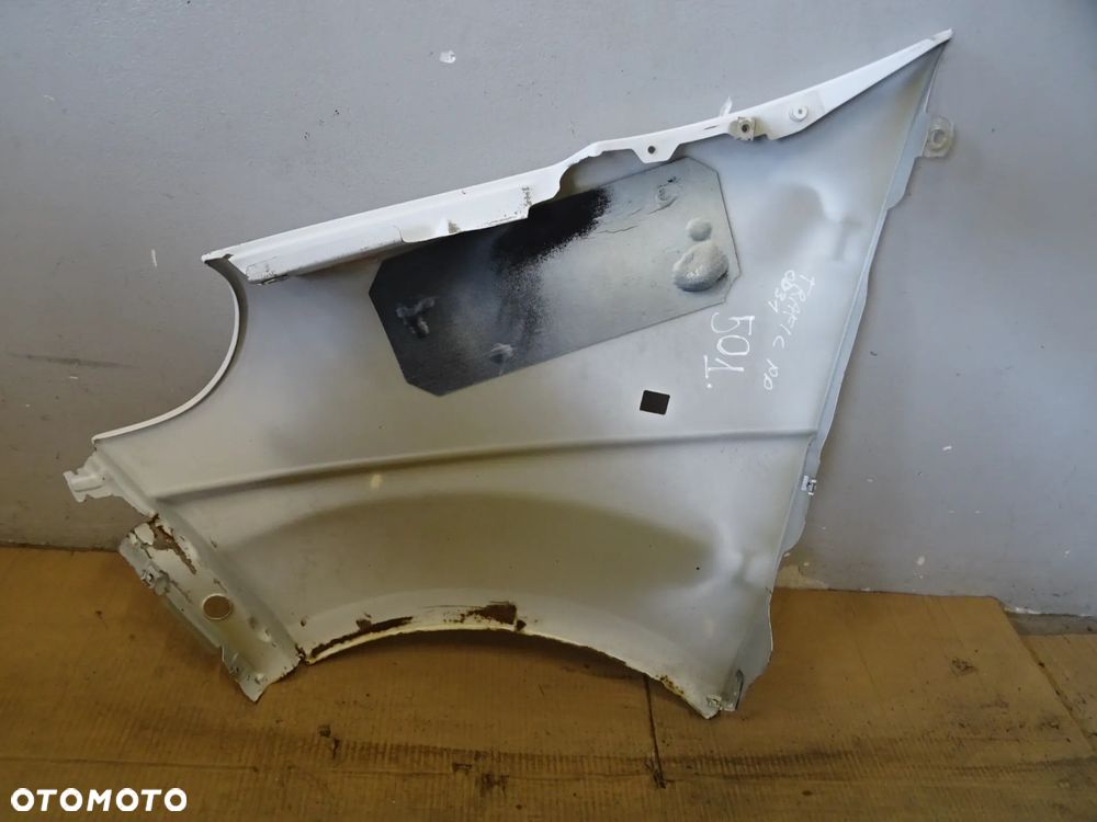 BŁOTNIK PRAWY PRZÓD PRZEDNI RENAULT TRAFIC II LAK:0D31 NR501 - 9