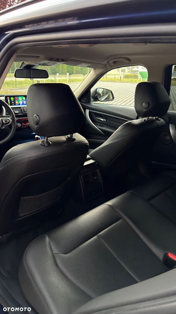 BMW Seria 3 320d Edition Luxury Line Purity - 25