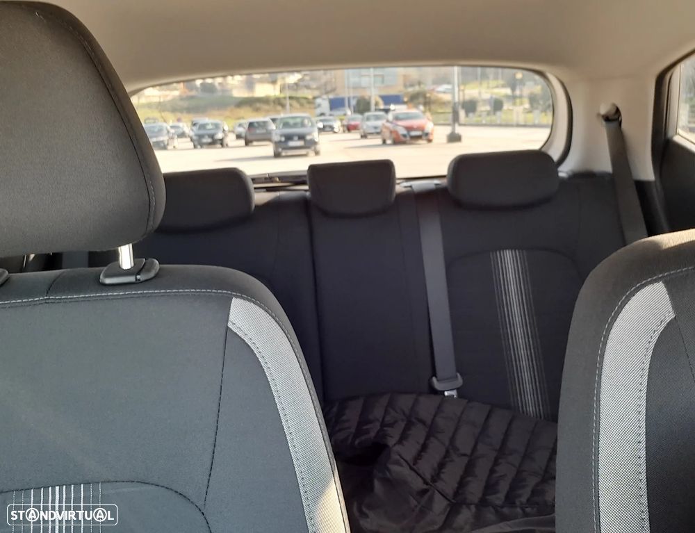 Hyundai i10 1.0 Comfort AMT - 13