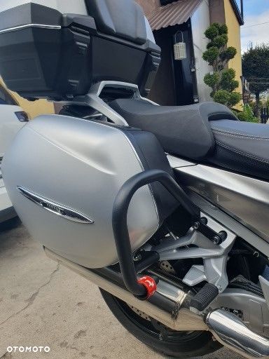 Yamaha FJR - 13