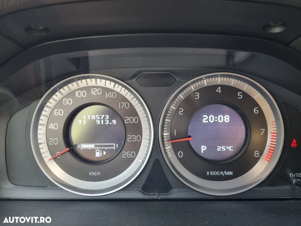 Volvo V70 2.5T Aut. Momentum - 11