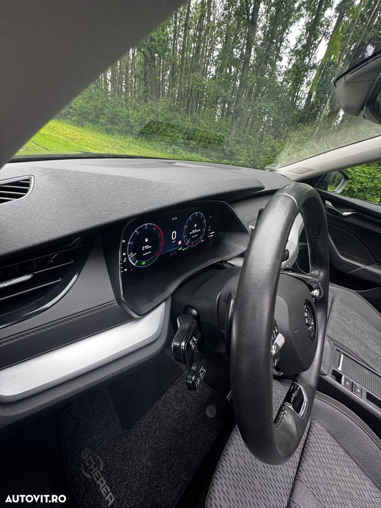 Skoda Octavia 2.0 TDI DSG Clever - 33