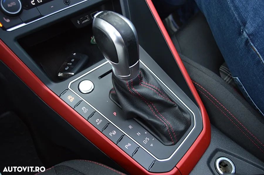 Volkswagen Polo 2.0 TSI OPF DSG GTI - 32