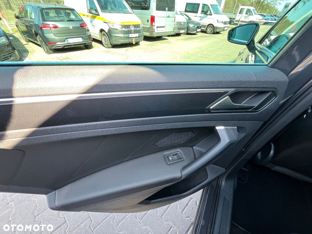 Volkswagen Tiguan - 16