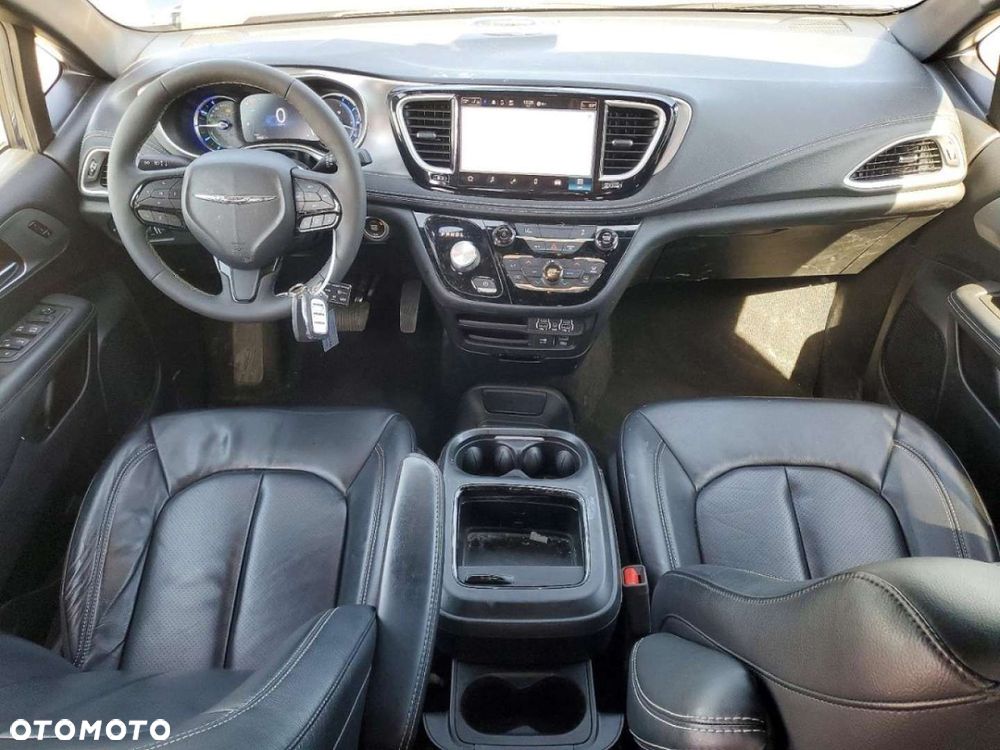 Chrysler Pacifica - 9