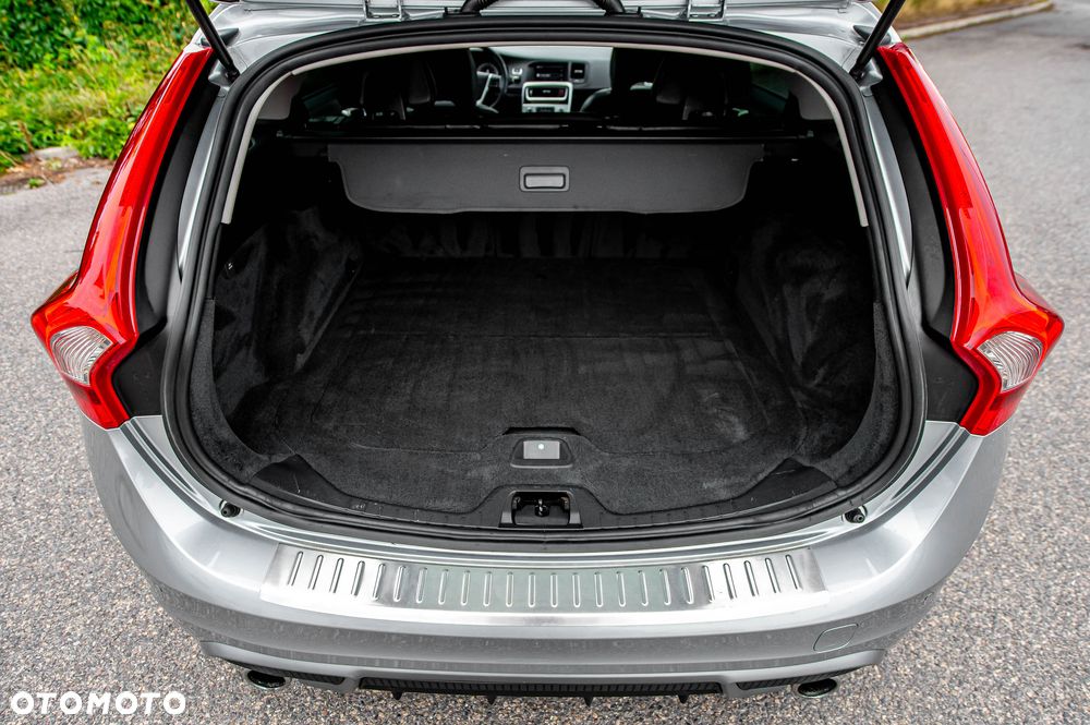 Volvo V60 T3 Geartronic Powershift RDesign - 37