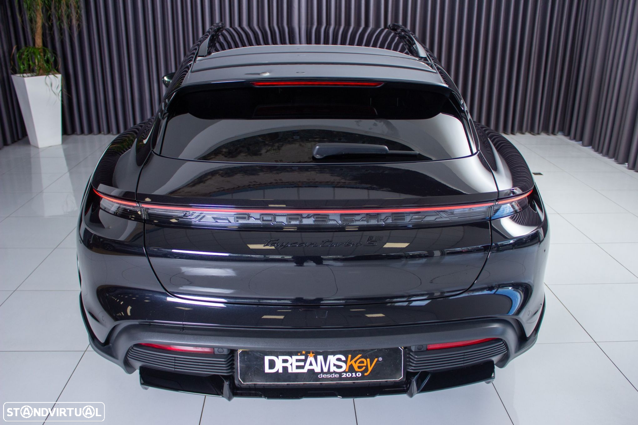 Porsche Taycan Cross Turismo Turbo S - 4