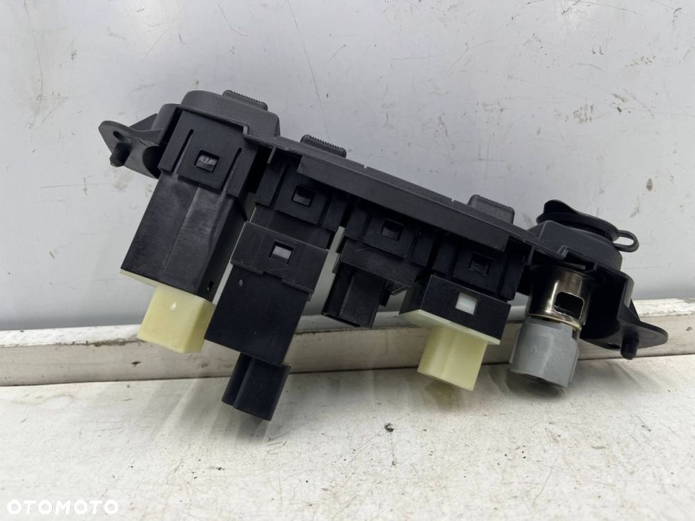 Przełącznik Chrysler PT Cruiser 00-06r. przycisk spryskiwaczy grzania szyby tylnej 04671670ab - 5