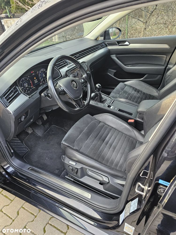 Volkswagen Passat Variant 2.0 TDI BMT Highline - 12