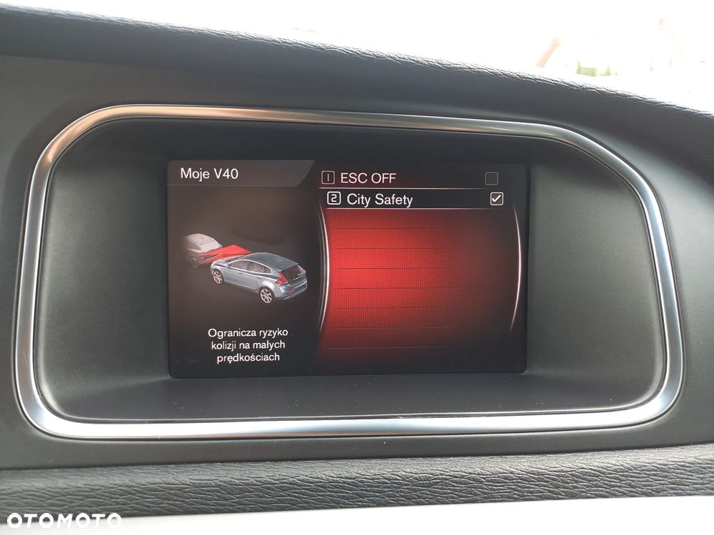 Volvo V40 D2 Momentum - 30