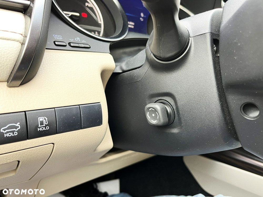 Toyota Camry 2.5 Hybrid Executive CVT - 30