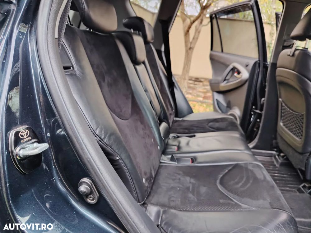 Toyota RAV4 2.2 D-4D 4x4 - 7