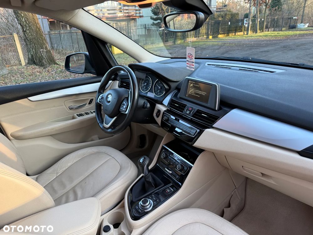 BMW Seria 2 216d Luxury Line - 33