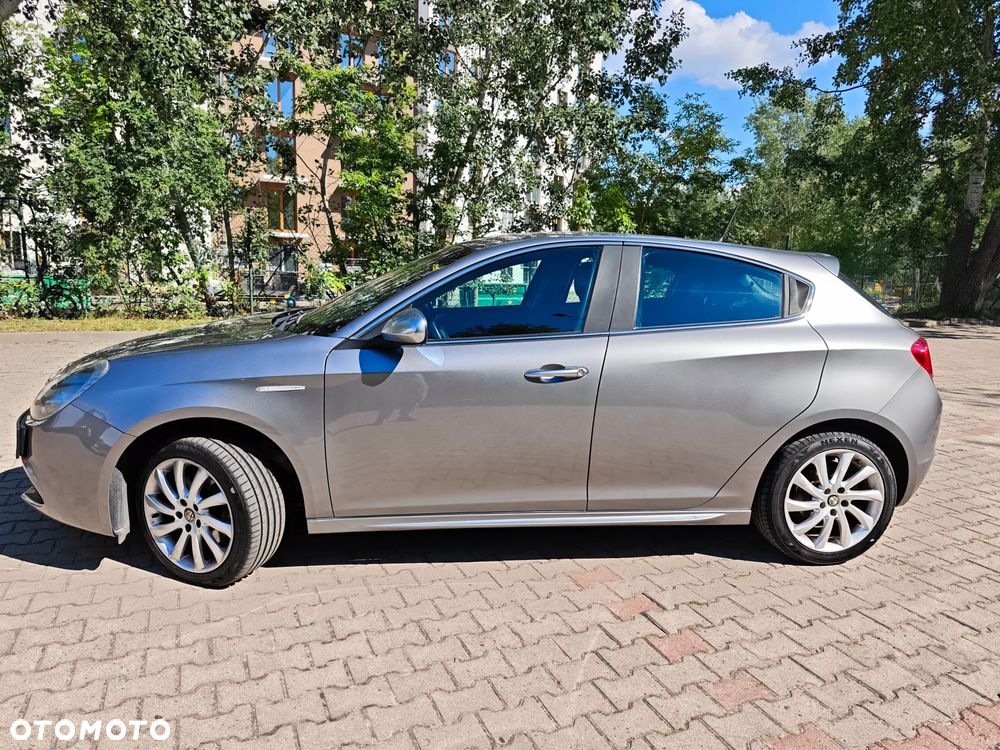 Alfa Romeo Giulietta 2.0 JTDM Distinctive - 4