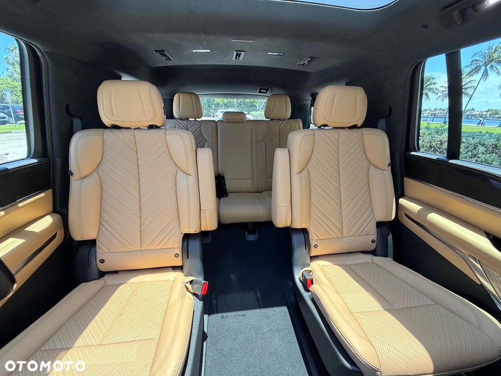 Cadillac Escalade - 15