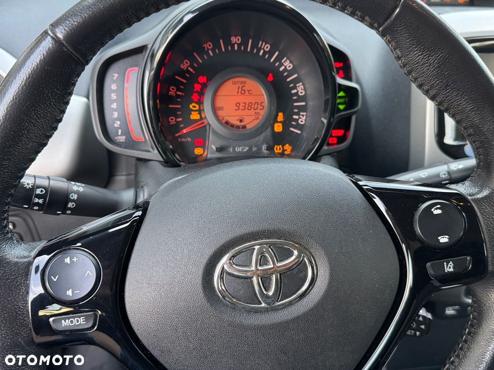 Toyota Aygo x-play Edition S+ - 8