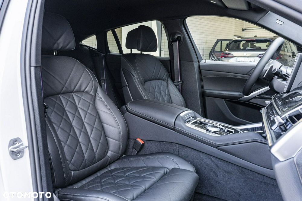 BMW X6 - 25