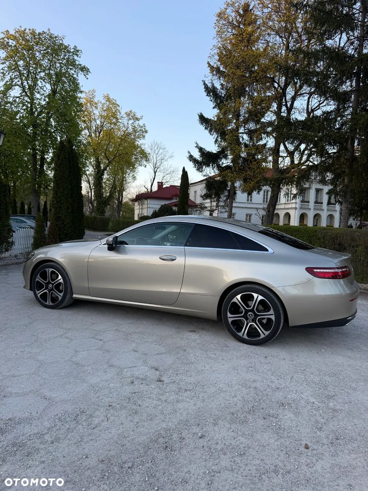Mercedes-Benz Klasa E 200 4-Matic 9G-TRONIC - 23
