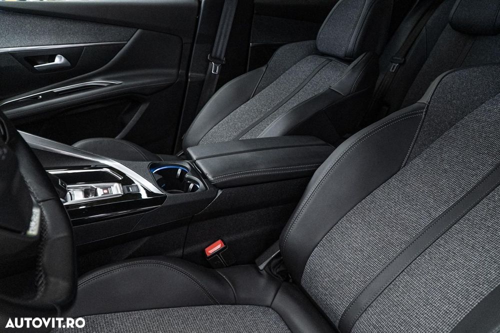 Peugeot 3008 1.2 PureTech Turbo S&S EAT8 Allure - 18