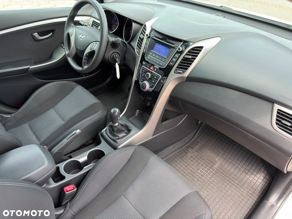 Hyundai i30 1.4 Classic + - 13