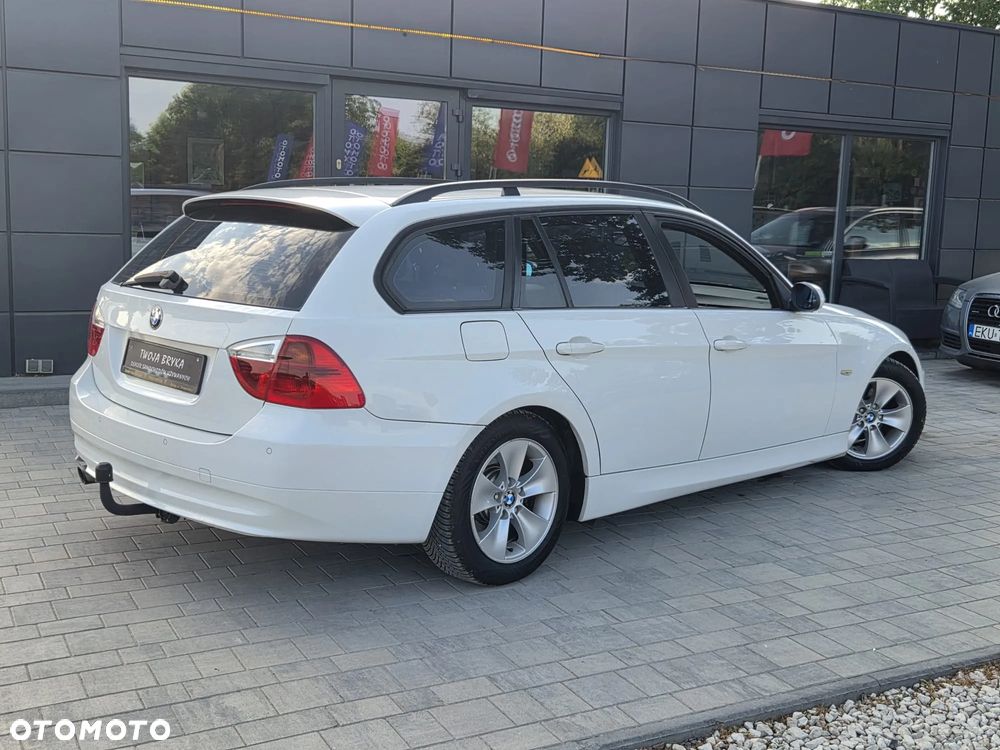 BMW Seria 3 320i - 7