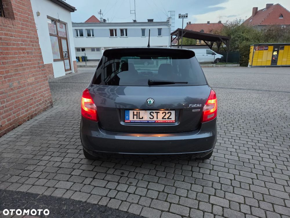 Skoda Fabia 2011 photo 4