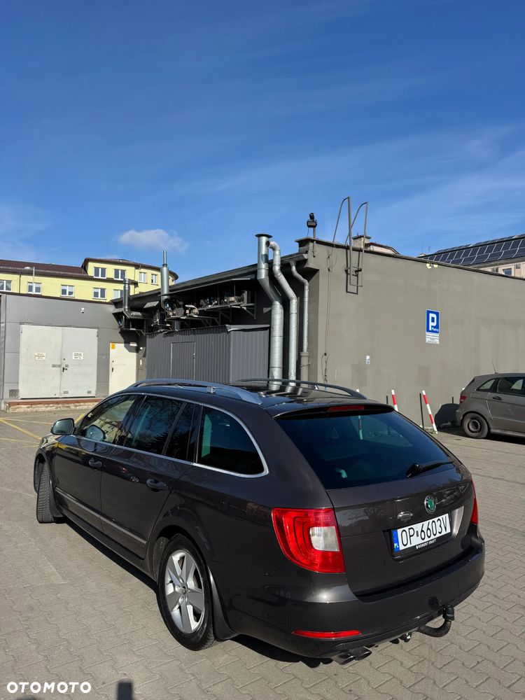 Skoda Superb 2.0 TDI PD Elegance - 6