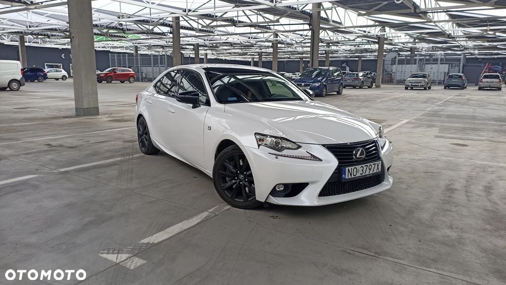Lexus IS - 3