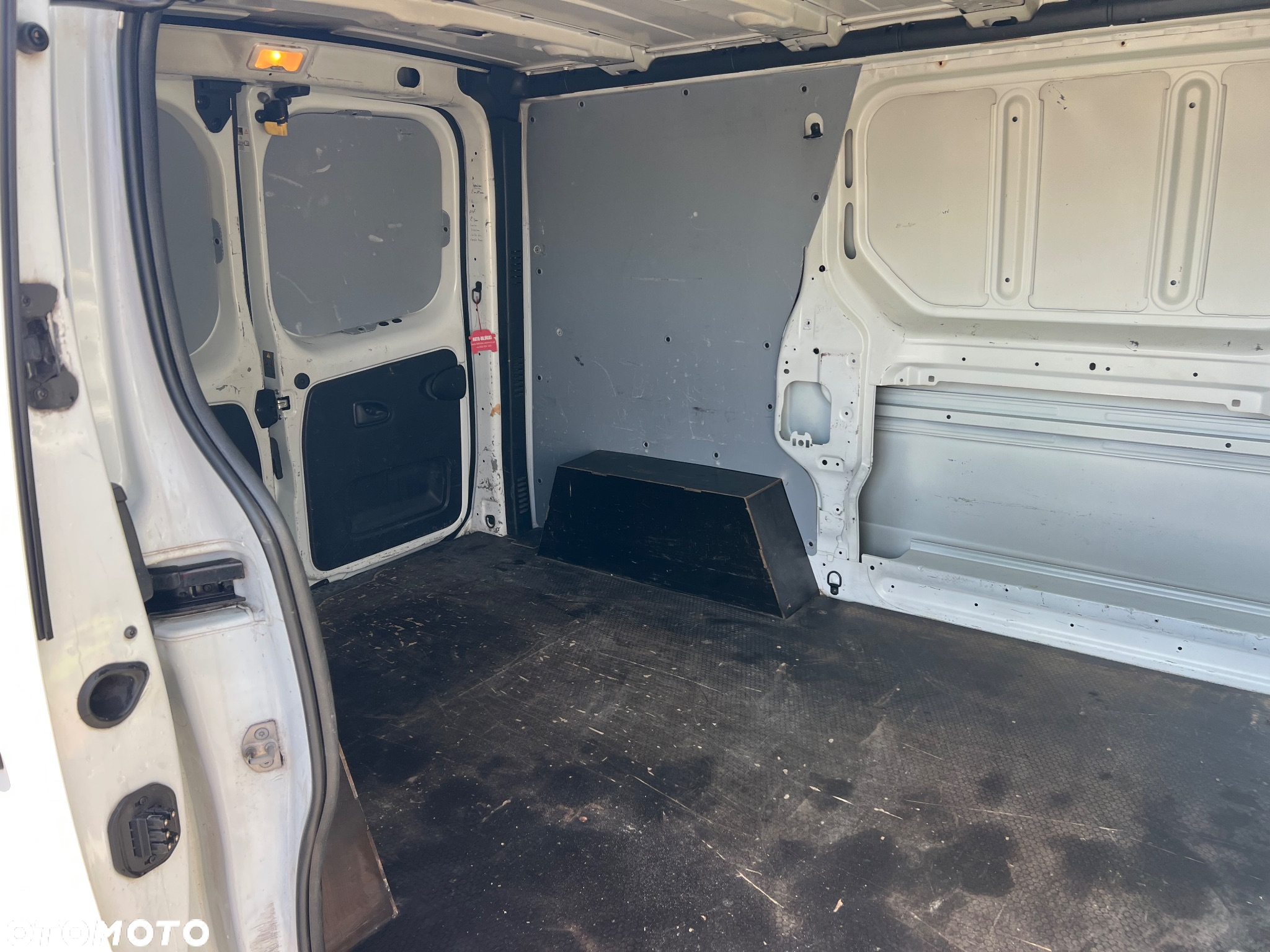 Renault TRAFIC - 10